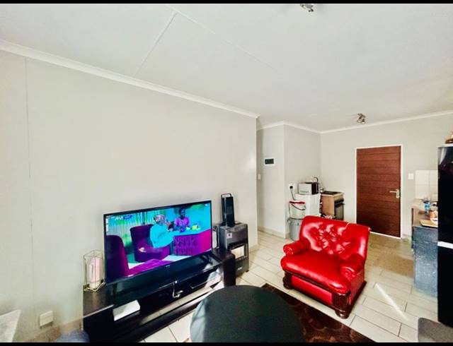 3 BEDROOM HOUSE FOR SALE IN VANDERBIJLPARK CE 3